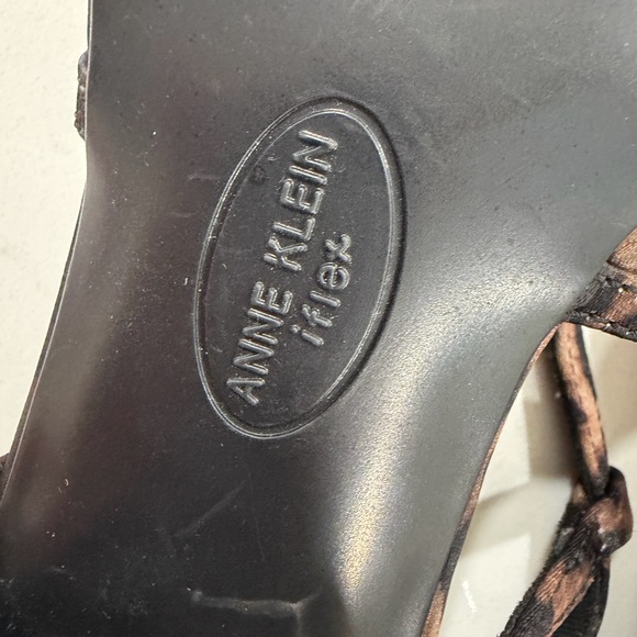 Anne Klein Leopard Print Slingback Heels - Picture 6 of 7